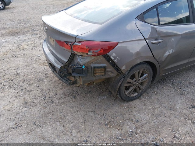 5NPD84LF6JH379835 Hyundai ELANTRA SEL