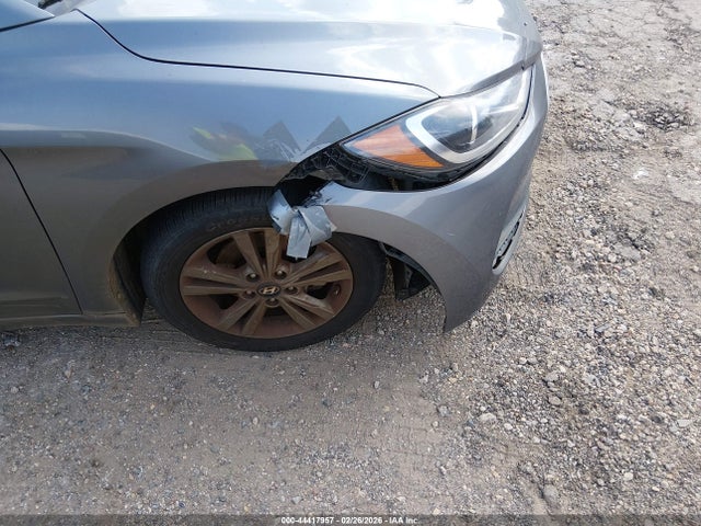 5NPD84LF6JH379835 Hyundai ELANTRA SEL