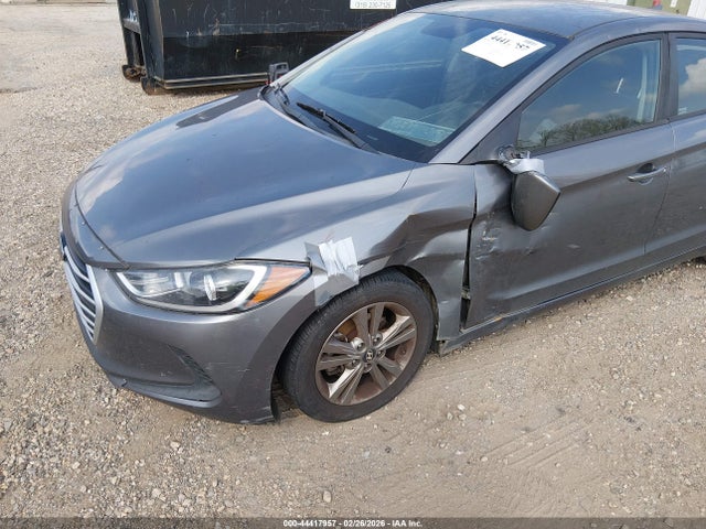 5NPD84LF6JH379835 Hyundai ELANTRA SEL