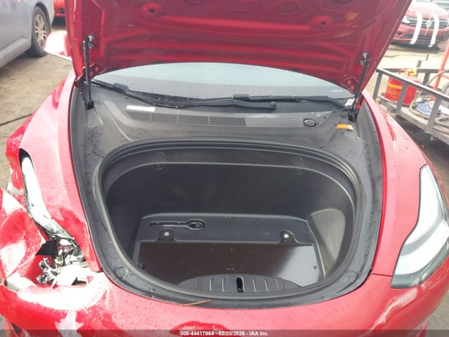 44417964 :رقم المزاد ، 5YJ3E1EA3JF032840 vin ، 2018 Tesla Model 3 مزاد بيع