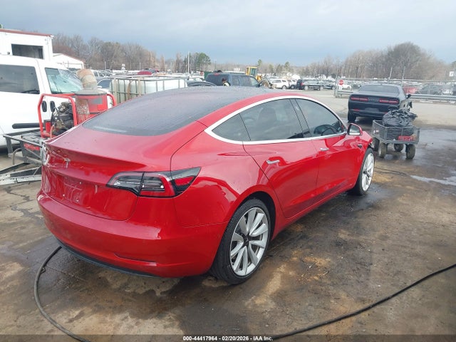 44417964 :رقم المزاد ، 5YJ3E1EA3JF032840 vin ، 2018 Tesla Model 3 مزاد بيع