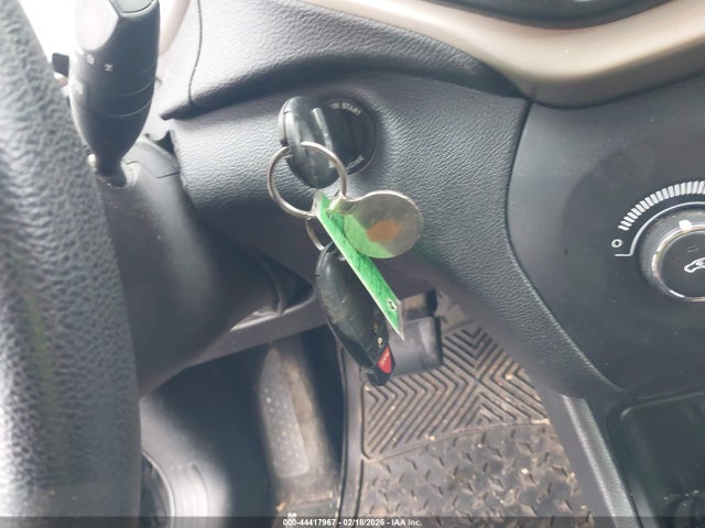 1C4PJLAB5GW114077 Jeep Cherokee Sport