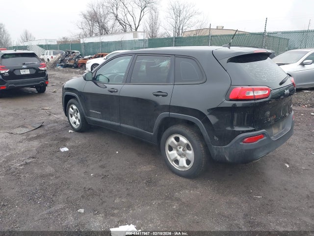 1C4PJLAB5GW114077 Jeep Cherokee Sport