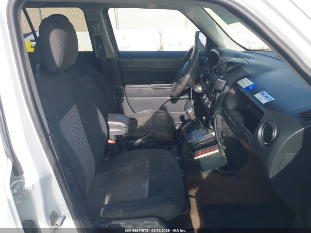 1C4NJPBAXHD120751 Jeep Patriot Sport Fwd