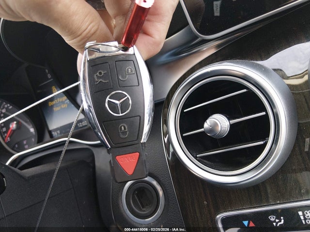 Продажа на аукционе авто 2015 Mercedes-benz C 300, vin: 55SWF4JB4FU061635, номер лота: 44418006