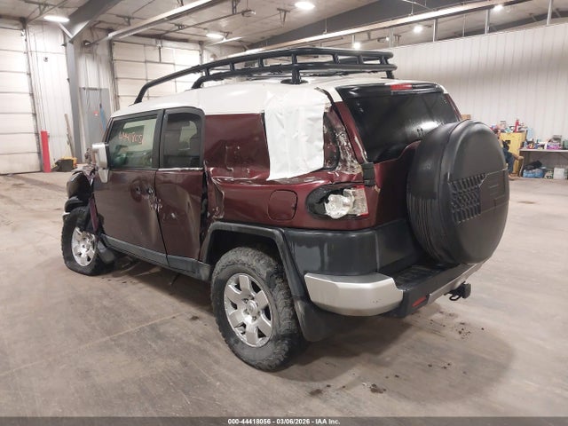 2007 TOYOTA FJ CRUISER JTEBU11F770023724 Photo 2