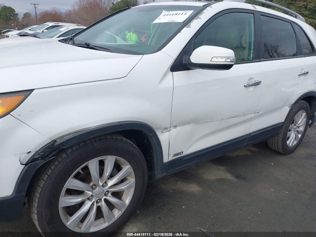 2011 Kia Sorento Ex V6 მანქანა იყიდება აუქციონზე, vin: 5XYKUDA20BG011985, აუქციონის ნომერი: 44418111