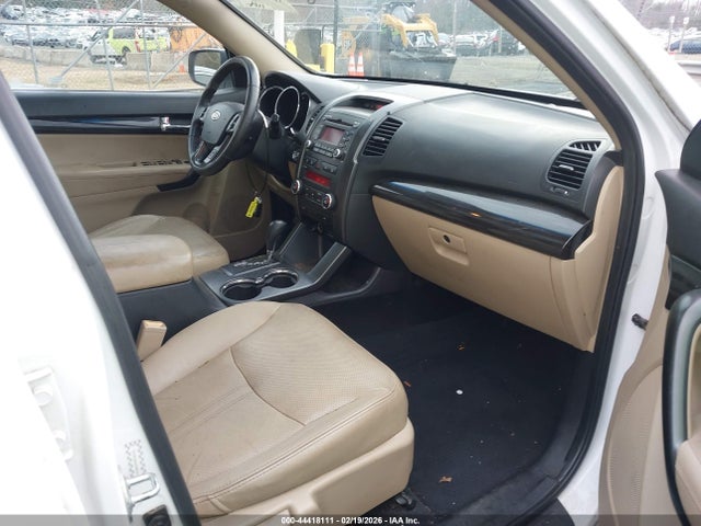 2011 Kia Sorento Ex V6 მანქანა იყიდება აუქციონზე, vin: 5XYKUDA20BG011985, აუქციონის ნომერი: 44418111