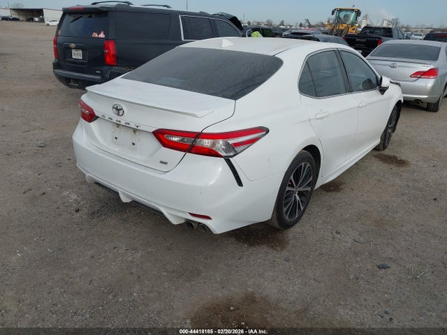 44418185 :رقم المزاد ، 4T1G11AK6LU359606 vin ، 2020 Toyota Camry Se مزاد بيع