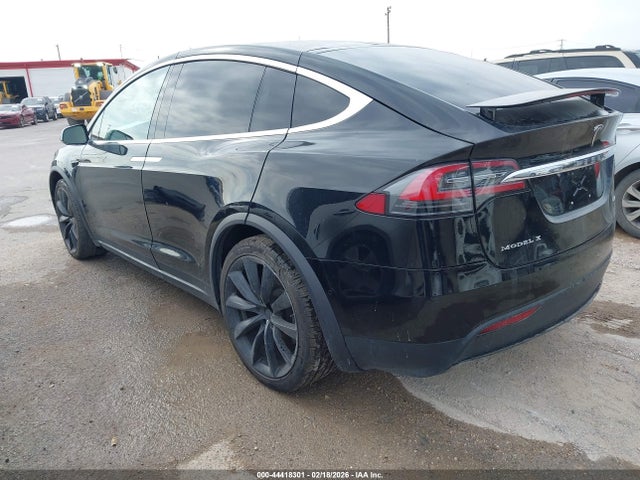 2019 TESLA MODEL X 5YJXCDE22KF180206 Photo 2