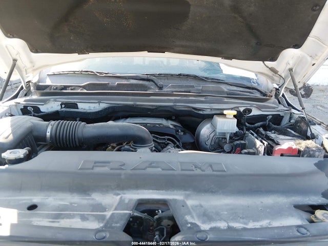 44418440 :رقم المزاد ، 1C6SRFFT0KN640385 vin ، 2019 Ram 1500 مزاد بيع