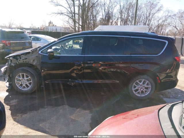44418446 :رقم المزاد ، 2C4RC1BGXMR542460 vin ، 2021 Chrysler Pacifica Touring L مزاد بيع