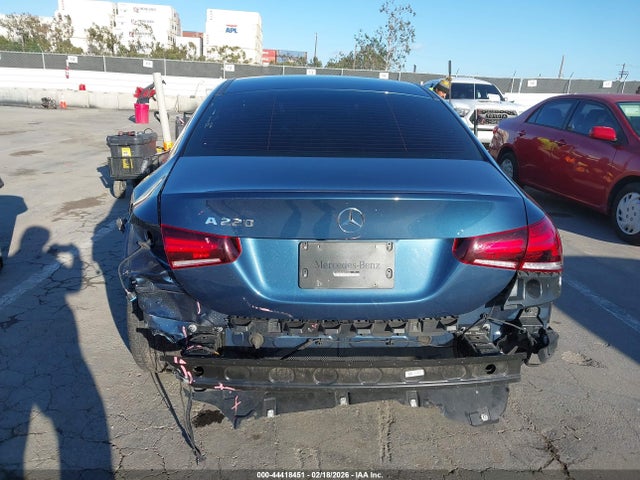 44418451 :رقم المزاد ، W1K3G4EB2MJ255040 vin ، 2021 Mercedes-benz A 220 مزاد بيع