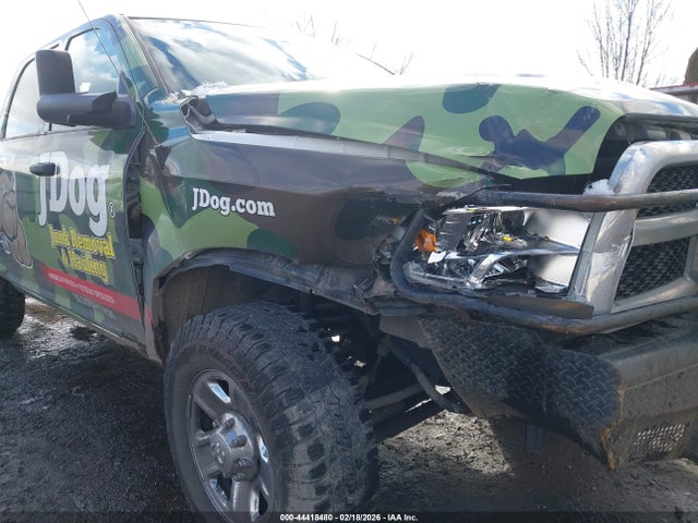 3C6UR5CL7JG342379 RAM 2500 Tradesman 4x4 6&#039;4 Box