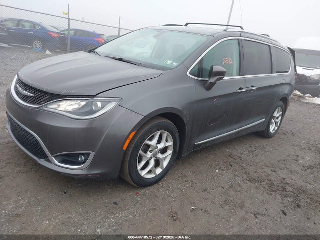 44418572 :رقم المزاد ، 2C4RC1EGXHR736052 vin ، 2017 Chrysler Pacifica Touring-l Plus مزاد بيع