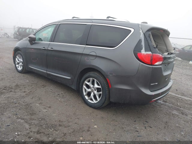 44418572 :رقم المزاد ، 2C4RC1EGXHR736052 vin ، 2017 Chrysler Pacifica Touring-l Plus مزاد بيع