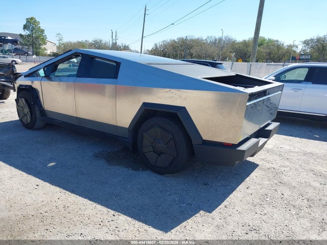 2024 TESLA CYBERTRUCK 7G2CEHED5RA011044 Photo 2