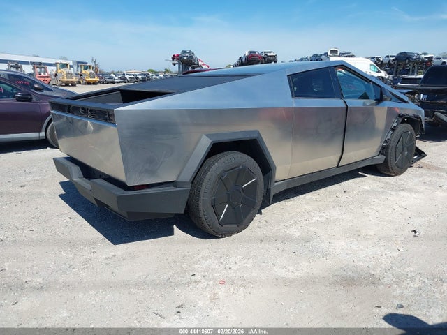 2024 TESLA CYBERTRUCK 7G2CEHED5RA011044 Photo 3