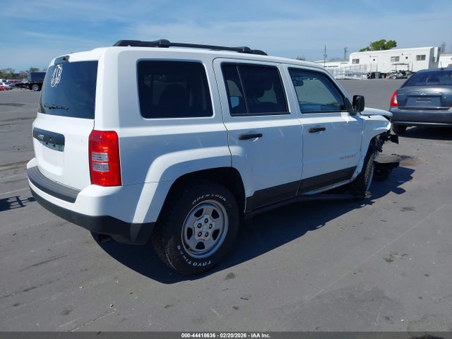 44418636 :رقم المزاد ، 1C4NJPBB6GD576303 vin ، 2016 Jeep Patriot Sport مزاد بيع