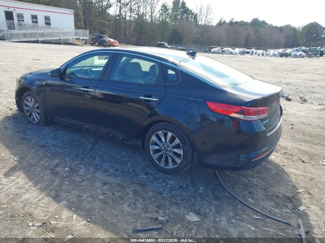 2018 KIA OPTIMA 5XXGT4L38JG252324 Photo 2