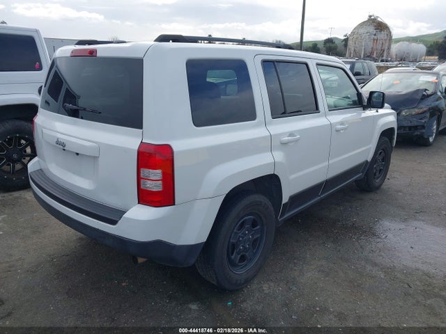 1C4NJPBA7HD125082 Jeep Patriot Sport Fwd
