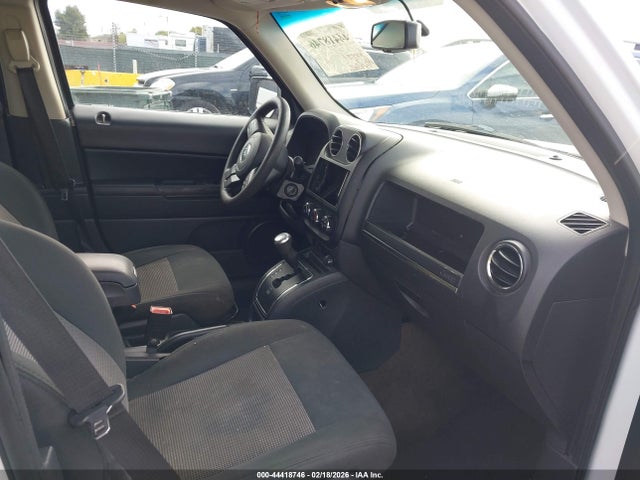 1C4NJPBA7HD125082 Jeep Patriot Sport Fwd