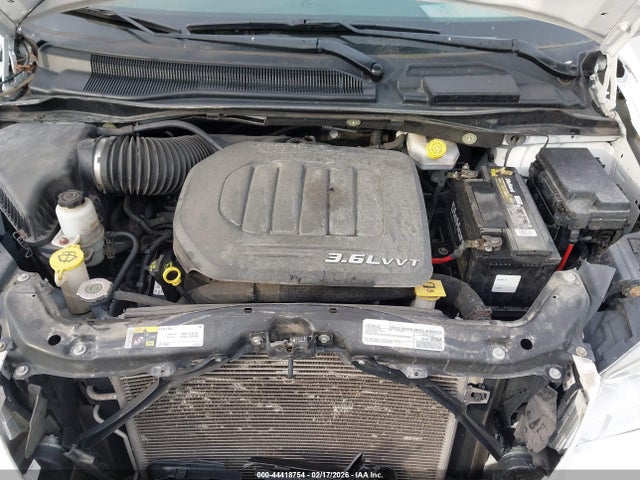 2C4RDGBG9GR352217 Dodge Grand Caravan Se Plus