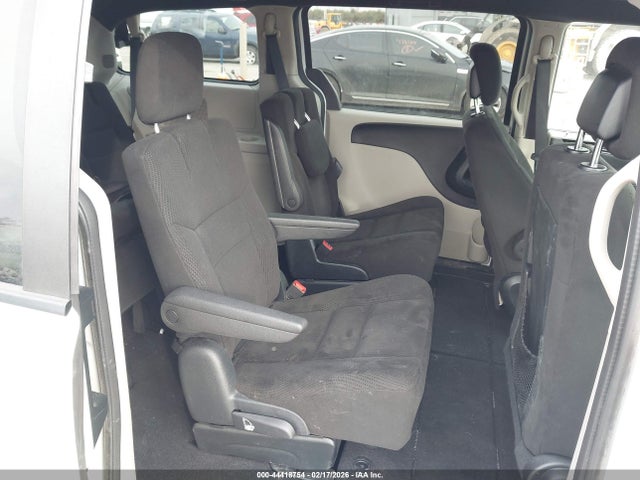 2C4RDGBG9GR352217 Dodge Grand Caravan Se Plus