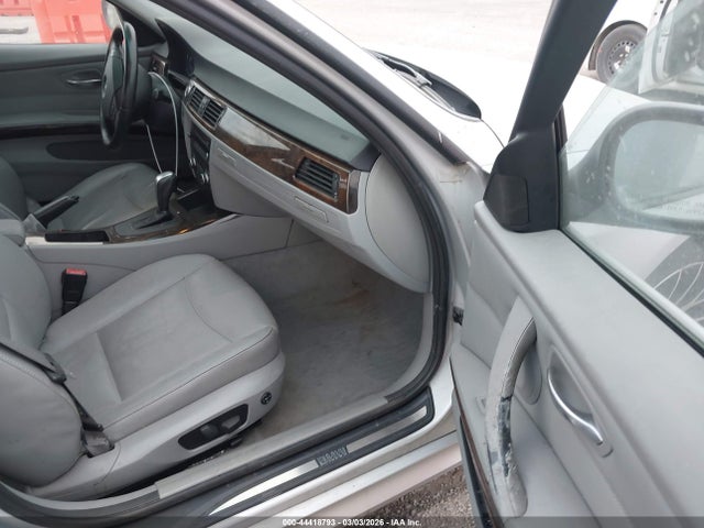 Продажа на аукционе авто 2011 Bmw 328i, vin: WBAPH5G52BNM81183, номер лота: 44418793