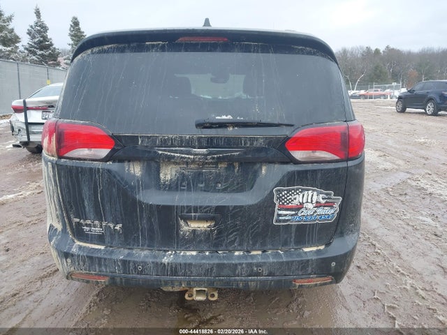 44418826 :رقم المزاد ، 2C4RC1EGXLR145728 vin ، 2020 Chrysler Pacifica Touring L Plus مزاد بيع