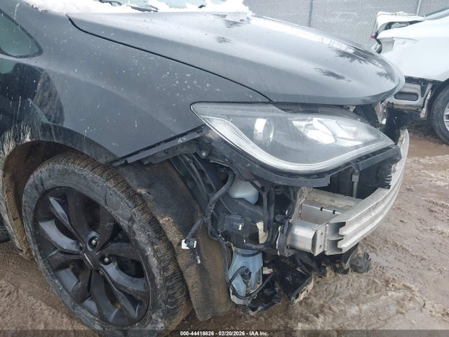 44418826 :رقم المزاد ، 2C4RC1EGXLR145728 vin ، 2020 Chrysler Pacifica Touring L Plus مزاد بيع