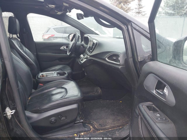 44418826 :رقم المزاد ، 2C4RC1EGXLR145728 vin ، 2020 Chrysler Pacifica Touring L Plus مزاد بيع