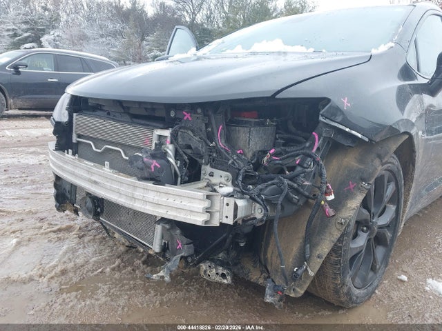 44418826 :رقم المزاد ، 2C4RC1EGXLR145728 vin ، 2020 Chrysler Pacifica Touring L Plus مزاد بيع