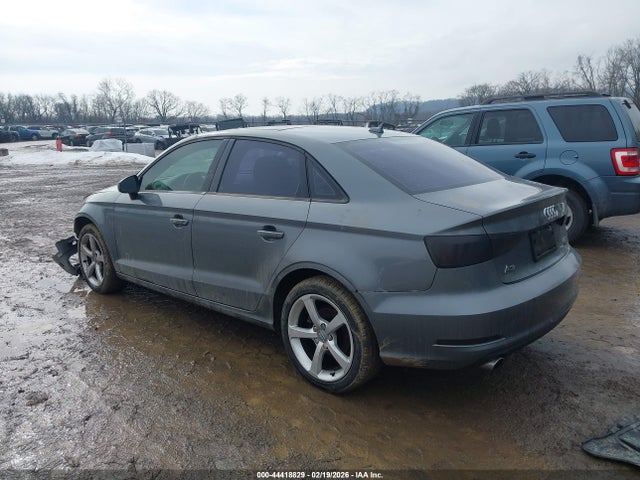 2015 AUDI A3 WAUBFGFF2F1129580 Photo 2