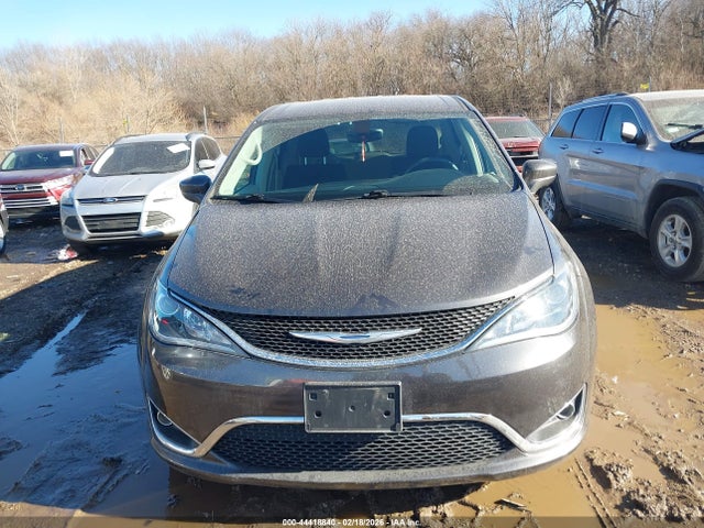 2018 Chrysler Pacifica Touring Plus მანქანა იყიდება აუქციონზე, vin: 2C4RC1FG4JR122957, აუქციონის ნომერი: 44418840