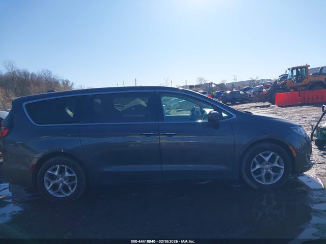 2018 Chrysler Pacifica Touring Plus მანქანა იყიდება აუქციონზე, vin: 2C4RC1FG4JR122957, აუქციონის ნომერი: 44418840