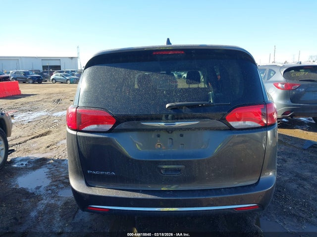 2018 Chrysler Pacifica Touring Plus მანქანა იყიდება აუქციონზე, vin: 2C4RC1FG4JR122957, აუქციონის ნომერი: 44418840