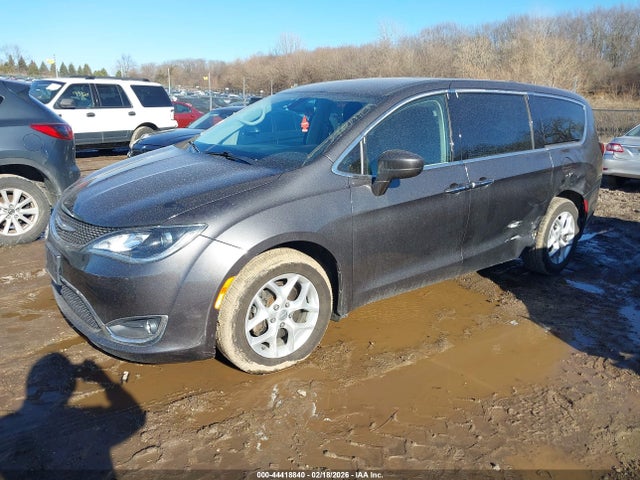 2018 Chrysler Pacifica Touring Plus მანქანა იყიდება აუქციონზე, vin: 2C4RC1FG4JR122957, აუქციონის ნომერი: 44418840