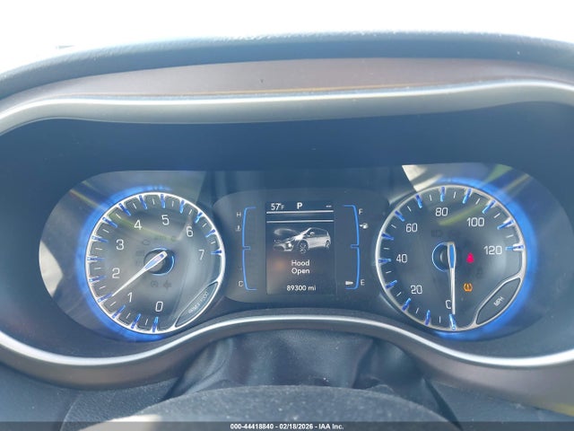 2018 Chrysler Pacifica Touring Plus მანქანა იყიდება აუქციონზე, vin: 2C4RC1FG4JR122957, აუქციონის ნომერი: 44418840