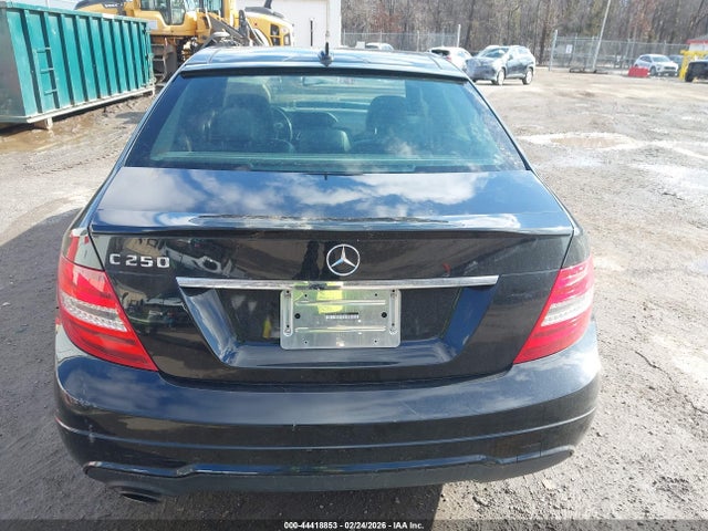 2013 Mercedes-benz C 250 Luxury/sport მანქანა იყიდება აუქციონზე, vin: WDDGF4HB1DA773561, აუქციონის ნომერი: 44418853