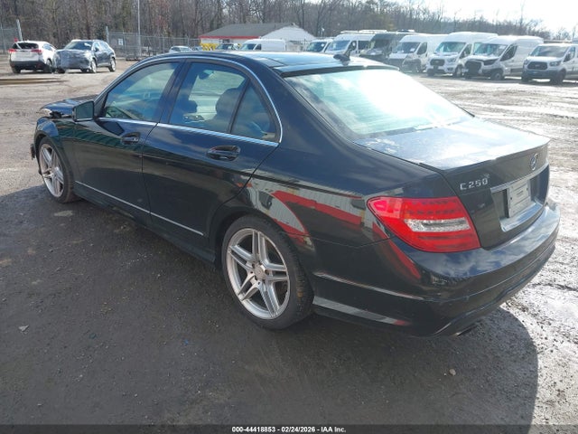 2013 Mercedes-benz C 250 Luxury/sport მანქანა იყიდება აუქციონზე, vin: WDDGF4HB1DA773561, აუქციონის ნომერი: 44418853