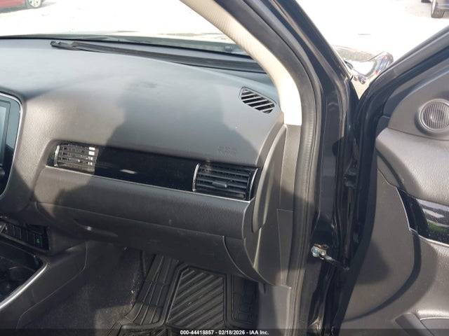 2020 MITSUBISHI OUTLANDER JA4AD3A31LZ043730 Photo 4