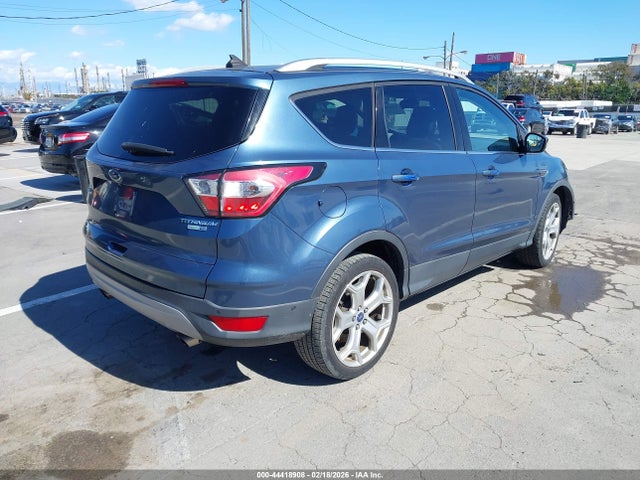 1FMCU9J97JUA91941 Ford Escape Titanium