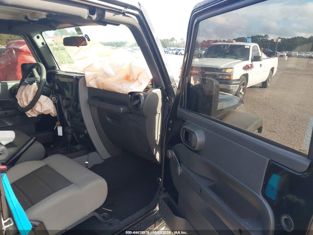 2010 Jeep Wrangler Unlimited Sport მანქანა იყიდება აუქციონზე, vin: 1J4BB3H16AL186607, აუქციონის ნომერი: 44418976