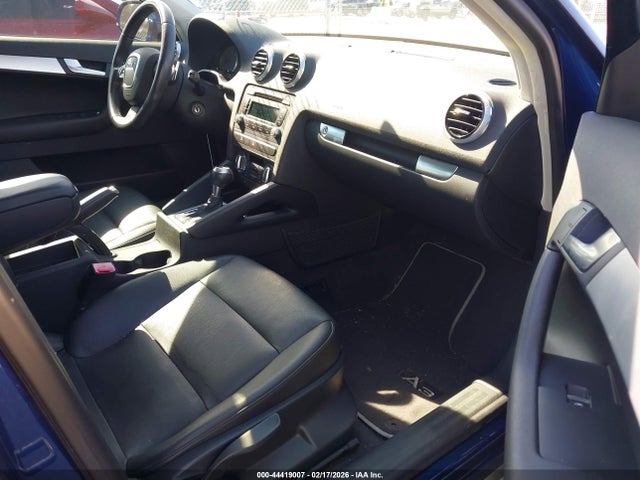 2013 AUDI A3 WAUKJAFMXDA026771 Photo 4