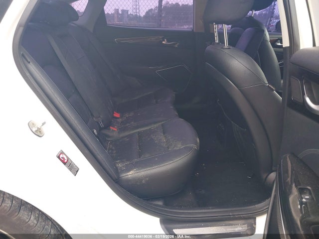 KIA Cadenza Premium 2017 KNALC4J14H5090820 Image 8