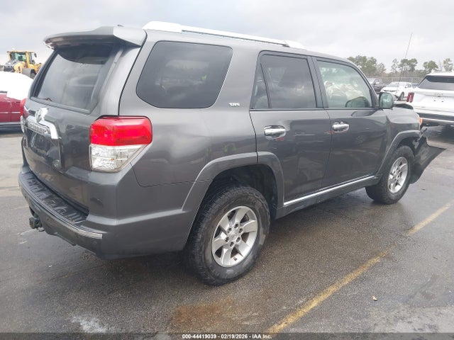 44419039 :رقم المزاد ، JTEBU5JR4A5030657 vin ، 2010 Toyota 4runner Sr5 V6 مزاد بيع