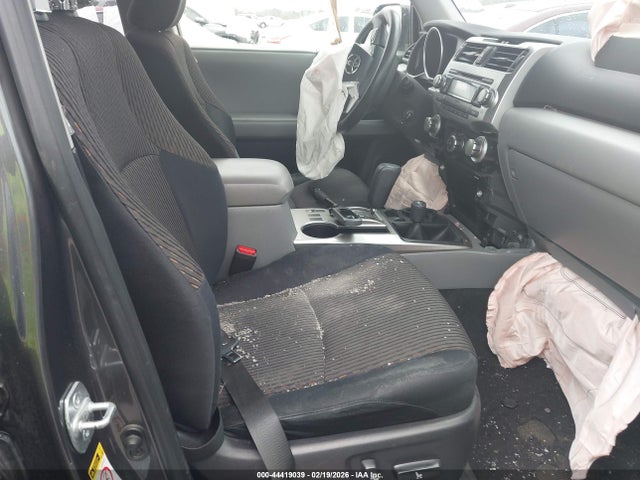 44419039 :رقم المزاد ، JTEBU5JR4A5030657 vin ، 2010 Toyota 4runner Sr5 V6 مزاد بيع