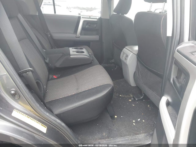 44419039 :رقم المزاد ، JTEBU5JR4A5030657 vin ، 2010 Toyota 4runner Sr5 V6 مزاد بيع