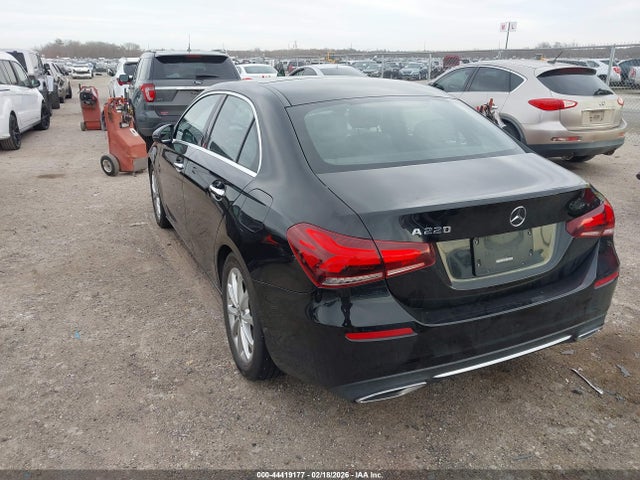 2021 MERCEDES-BENZ A 220 W1K3G4EB4MJ276794 Photo 2
